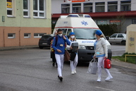 Zväčšiť fotografiu - Očkovanie imobilných ľudí zabezpečujú mobilné očkovacie jednotky - IMG_0005
