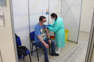 Zväčšiť fotografiu - Personál župných vkoc zaočkoval viac ako dve tisíc ľudí - 8
