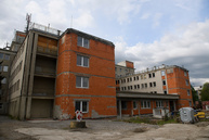 Práce na rekonštrukcii monobloku a inžinierskych sietí v bojnickej nemocnici pokračujú podľa harmonogramu. - 20170505_PD_TSK_foto_Radovan_Stoklasa_0183w