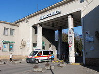 Zväčšiť fotografiu - Pred 60 rokmi otvorili v bojniciach nemocnicu - vstup do nsp pd