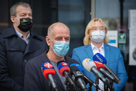Zväčšiť fotografiu - Sprísnené opatrenia budú platiť v 7 okresoch trenčianskeho kraja - TSK_COVID tlačovka_web (19 of 20)