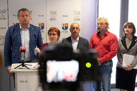 Zväčšiť fotografiu - Štáb pre krízové situácie tsk zasadol v rozšírenom zložení - 20200311_TSK_krizovy_013w