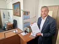 Zväčšiť fotografiu - Takmer 35 tisíc podpisov dnes odovzdali na ministerstve zdravotníctva - 20230626_132230
