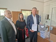 Zväčšiť fotografiu - Takmer 35 tisíc podpisov dnes odovzdali na ministerstve zdravotníctva - 20230626_132302