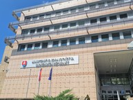 Zväčšiť fotografiu - Takmer 35 tisíc podpisov dnes odovzdali na ministerstve zdravotníctva - 20230626_142207