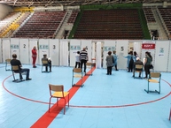 Zväčšiť fotografiu - Tento víkend očkuje župa poslednýkrát vakcínou od výrobcu astrazeneca - Očkovanie_05-1 (153)