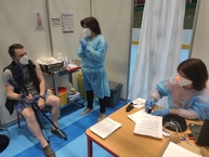 Zväčšiť fotografiu - Tento víkend očkuje župa poslednýkrát vakcínou od výrobcu astrazeneca - Očkovanie_jún 12-13 (6)