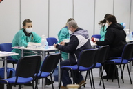 Zväčšiť fotografiu - Trenčianske vkoc za víkend zaočkovalo viac ako 2 200 ľudí, najväčší záujem bol o tretiu dávku - IMG_4345