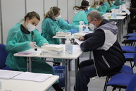 Zväčšiť fotografiu - Trenčianske vkoc za víkend zaočkovalo viac ako 2 200 ľudí, najväčší záujem bol o tretiu dávku - IMG_4348