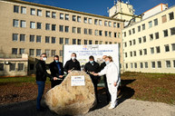 Zväčšiť fotografiu - V bojnickej nemocnici začala výstavba nového urgentného príjmu - 20201118_BOJ_nemocnica_020w