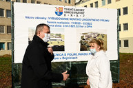 Zväčšiť fotografiu - V bojnickej nemocnici začala výstavba nového urgentného príjmu - 20201118_BOJ_nemocnica_022w