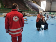 Zväčšiť fotografiu - V dvoch vkoc bolo podaných viac ako 6 tisíc dávok vakcín, očkované boli prvýkrát aj deti - 11