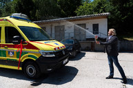 Zväčšiť fotografiu - V myjavskej nemocnici uviedli do života nové sanitné vozidlo rlp - 20200710_MY_NsP_sanitka_043w