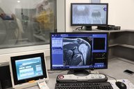 Zväčšiť fotografiu - V trenčíne pribudla moderná magnetická rezonancia - IMG_8303
