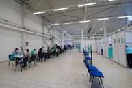 Zväčšiť fotografiu - V župných vkoc bolo podaných už takmer 96 tisíc dávok vakcín - TSK_VKOC TN_22_05-1