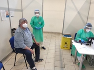 Zväčšiť fotografiu - Veľkokapacitné krajské očkovacie centrá premiérovo očkujú už aj vakcínou pfizer/biontech - IMG_20210501_093425