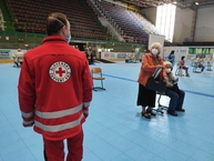 Zväčšiť fotografiu - Veľkokapacitné krajské očkovacie centrá premiérovo očkujú už aj vakcínou pfizer/biontech - IMG_20210501_113315
