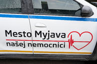 Zväčšiť fotografiu - Výjazdové tímy župných nemocníc spolu s vkoc podal za sobotu viac ako 1 200 dávok vakcín - 20211204_BREZOVA_POD_BRADLOM_ockovanie_032w