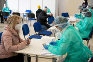 Zväčšiť fotografiu - Župa opäť otvára veľkokapacitné očkovacie centrum v trenčíne! - 20210320_TN_Vakcinacne_centrum_012w
