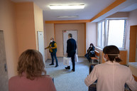 Zväčšiť fotografiu - Župa pokračuje s distribúciou ochranných prostriedkov pre lekárov v jednotlivých okresoch - 20200319_TSK_nemocnice_005w
