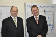 Výnimočné  laboratórium inteligentných elektroinštalácií v soš stará turá -  dsc0093