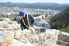 Do Trenčianskeho hradu prúdia miliónové investície