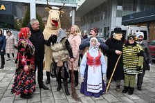 Námestie kúpeľného mesta ožilo fašiangovými slávnosťami