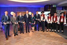 Ocenili sme tých, ktorí sa nesnažia byť slávnymi, ale hodnotnými