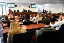 Študenti župných škôl diskutovali s premiérom