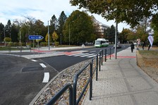 Zmodernizovaná križovatka v Prievidzi ponúka bezpečnejší a bezbariérový pohyb