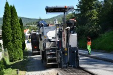 Obyvatelia obcí Veľký Klíž a Ješkova Ves sa tešia z novo zrekonštruovanej cesty