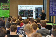 Svetoví odborníci a najmodernejší hardvér v župnej priemyslovke