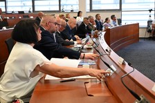 XXI. zasadnutie Zastupiteľstva TSK: Na júlovom rokovaní poslanci prebrali školské témy, projekty, ktoré sa uchádzajú o externé zdroje, aj Grantový program Trenčín 2026