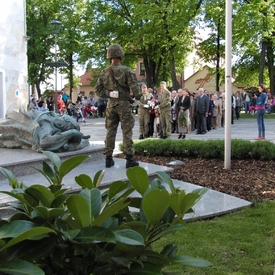 70 rokov od ukončenia vojny. V Bojniciach ovenčili pamätník, v Lehote pod Vtáčnikom zapálili vatry