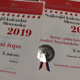 Kalendáre Trenčianskej župy si zo súťaže Najkrajší kalendár Slovenska 2019 odniesli striebro a bronz