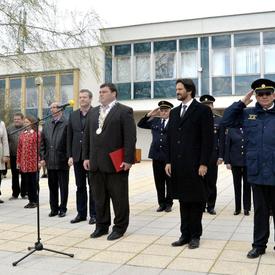 Minister vnútra SR odovzdal v Trenčianskom kraji ďalšie hasičské vozidlá