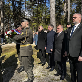 Na Brezine zaznel odkaz generáciám: Zabráňte, nech sa vojna už nikdy nestane.