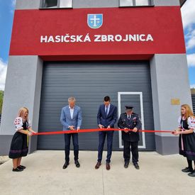 Nové zázemie pre hasičov majú v Dolnej Breznici a Ivanovciach