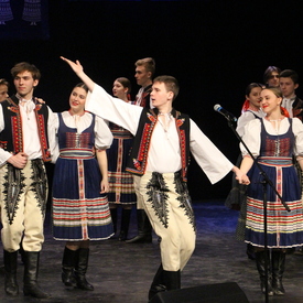Šatníky folkloristov doplnia nové kroje i hudobné vybavenie 