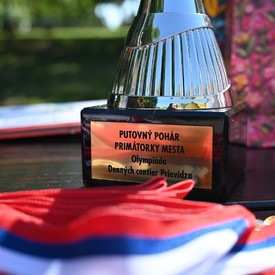 Športová olympiáda denných centier spojila seniorov pohybom, zábavou a dobrou náladou