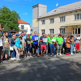 Športové zápolenie a dobrá nálada na stolnotenisovom turnaji sociálnych zariadení