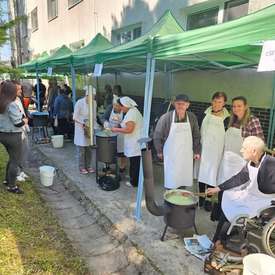 V centre sociálnych služieb rozváňali bryndzové halušky