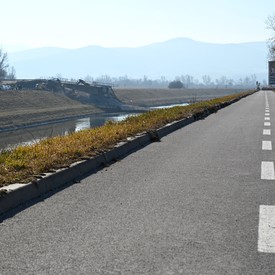 Cyklisti zvýšte opatrnosť! Demolácia mosta si vyžiadala dočasnú uzávierku časti cyklotrasy
