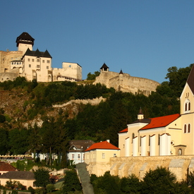 Hrady, knižnice, galérie a múzea sú pre verejnosť otvorené