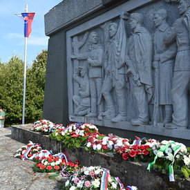 Hrdinov Slovenského národného povstania sme si uctili aj na vrchu Roh