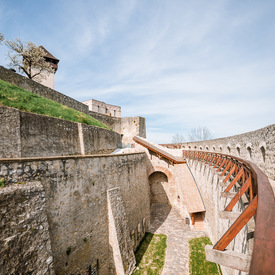 Južné opevnenie Trenčianskeho hradu medzi tromi najkrajšími obnovenými pamiatkami 
