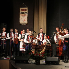 Poctivý peceň chleba od TSK pre Folklórny súbor Družba