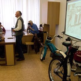 Pohľad do histórie za motocyklovou výrobou na Považí