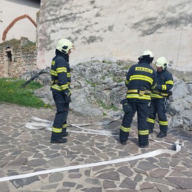 Simulovaný požiar na Trenčianskom hrade