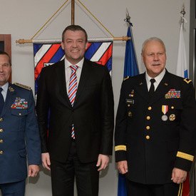 Predseda J. Baška prijal amerického generálmajora R. M. Umbargera